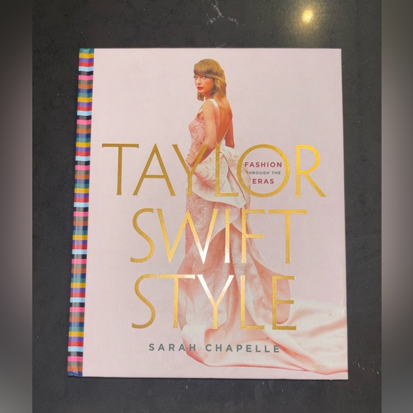 Taylor Swift Other - Taylor Swift Book